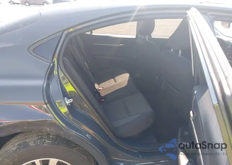 2025 Toyota Camry Le z USA, uszkodzony, nr VIN 4T1DAACK2SU525425